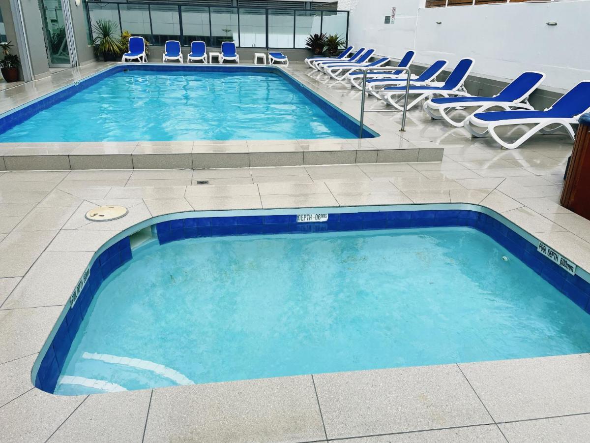 1 Bedroom And 1 Living Room Family Suite Gold Coast Eksteriør bilde