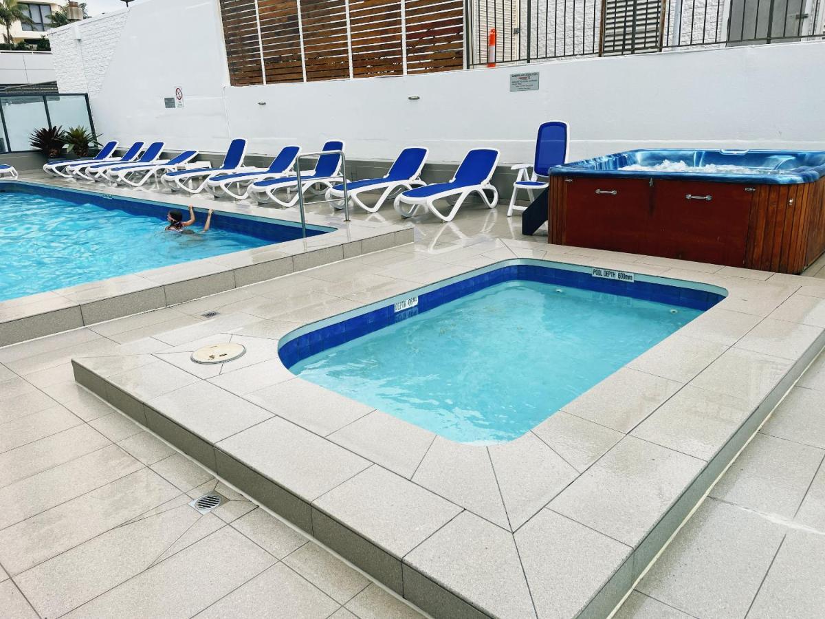 1 Bedroom And 1 Living Room Family Suite Gold Coast Eksteriør bilde