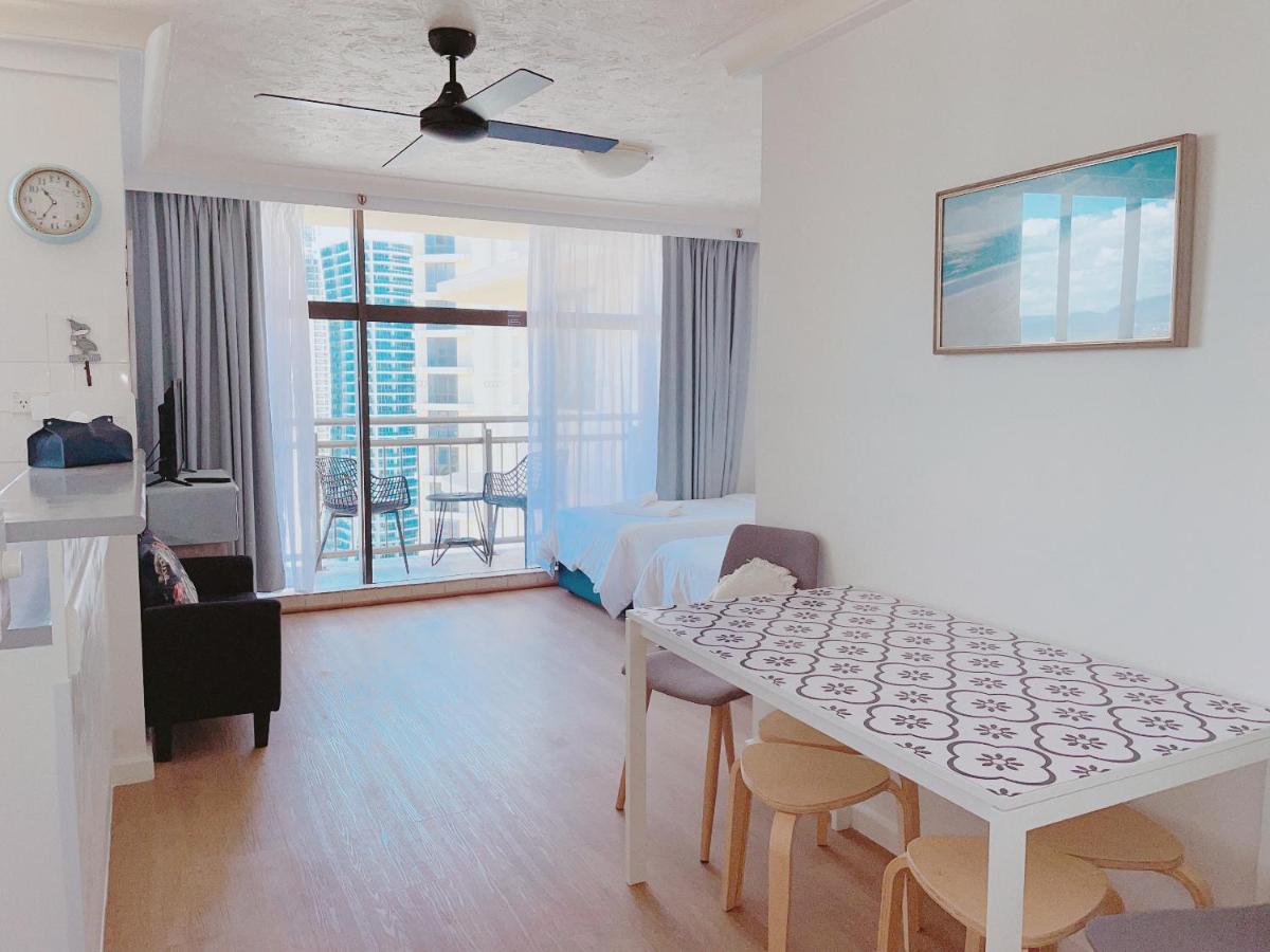 1 Bedroom And 1 Living Room Family Suite Gold Coast Eksteriør bilde